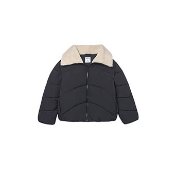 Μαύρο μπουφάν με γουνάκι γιακά