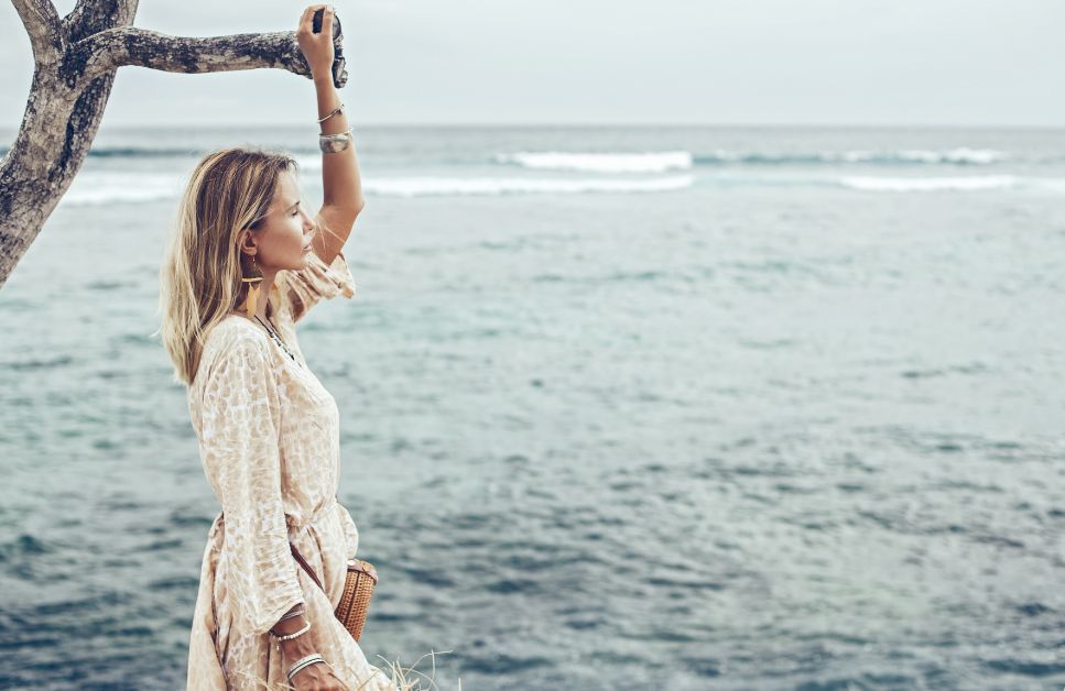 Island chic vibes για στιλάτες καλοκαιρινές αποδράσεις
